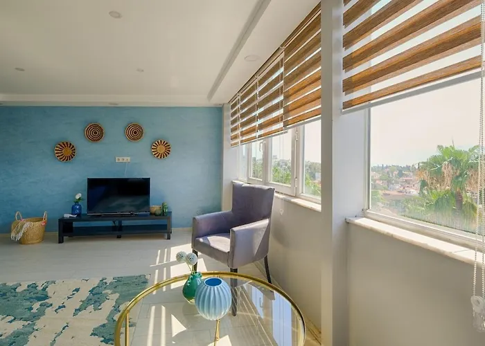 Hadrian Falcon Sea View Stay By Maxi Homes Апартаменты Анталья