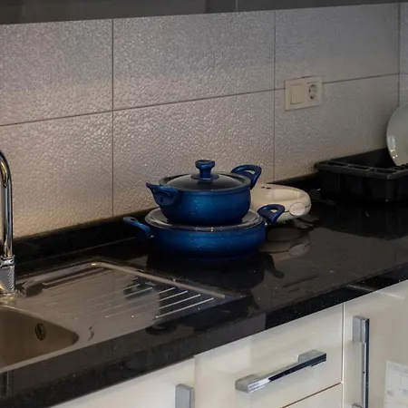 Hadrian Falcon Sea View By Maxi Homes Apartamento