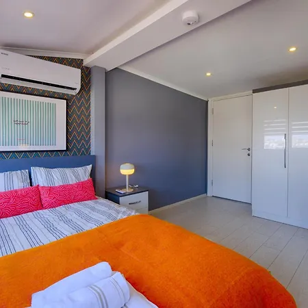 Hadrian Falcon Sea View By Maxi Homes