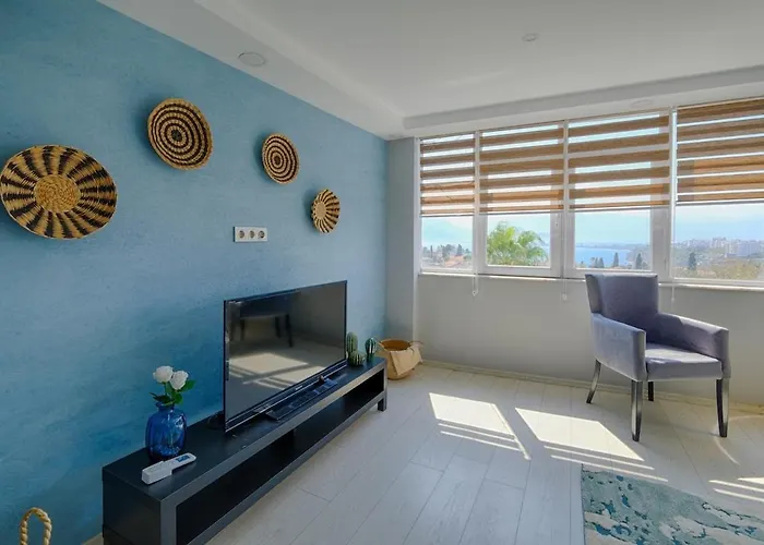 Hadrian Falcon Sea View Stay By Maxi Homes *