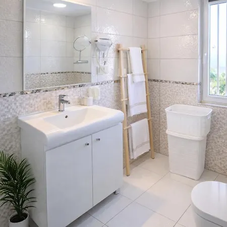 Hadrian Falcon Sea View By Maxi Homes 安塔利亚