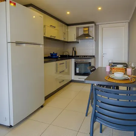 Lägenhet Hadrian Falcon Sea View By Maxi Homes