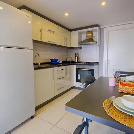 公寓 Hadrian Falcon Sea View By Maxi Homes *