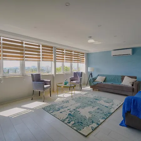 Hadrian Falcon Sea View By Maxi Homes Lägenhet *