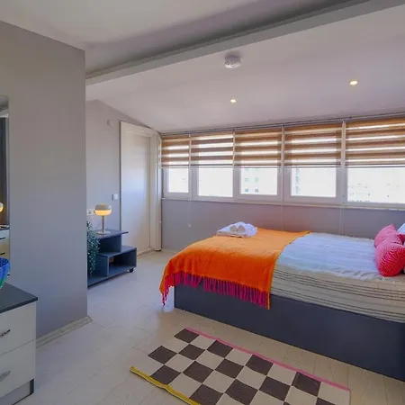 Διαμέρισμα Hadrian Falcon Sea View By Maxi Homes