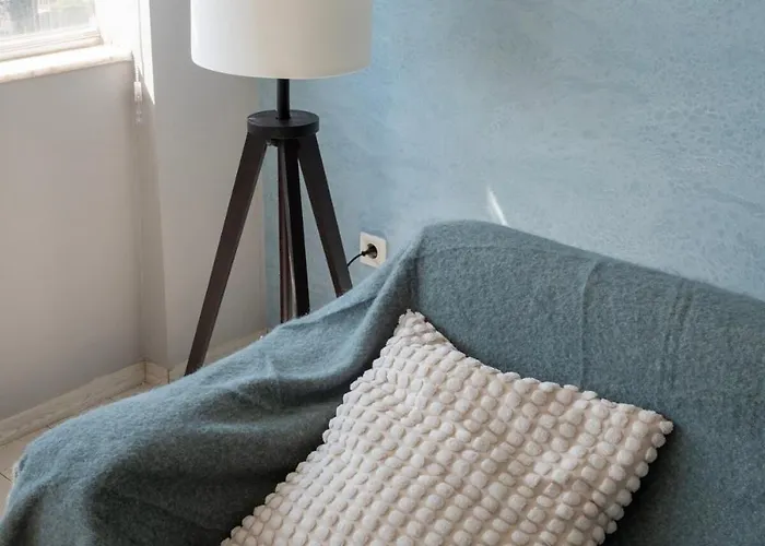 Apartment Maxi Homes Hadrian Falcon Stylish